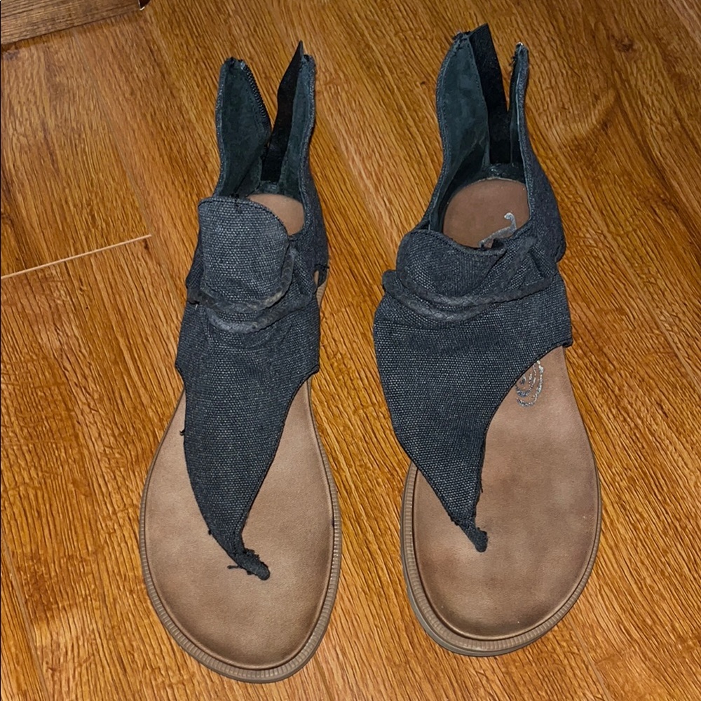 Very G Black Sandals with Unique Design